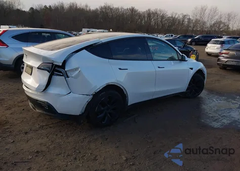 2024 Tesla Model Y Long Range Dual Motor All-Wheel Drive/Rwd from USA, damaged, VIN 7SAYGDED2RF160531